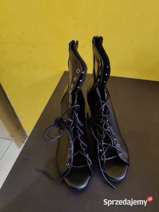 Buty do tańczenia na obcasie wiązane Półbuty mazowieckie Żyrardów