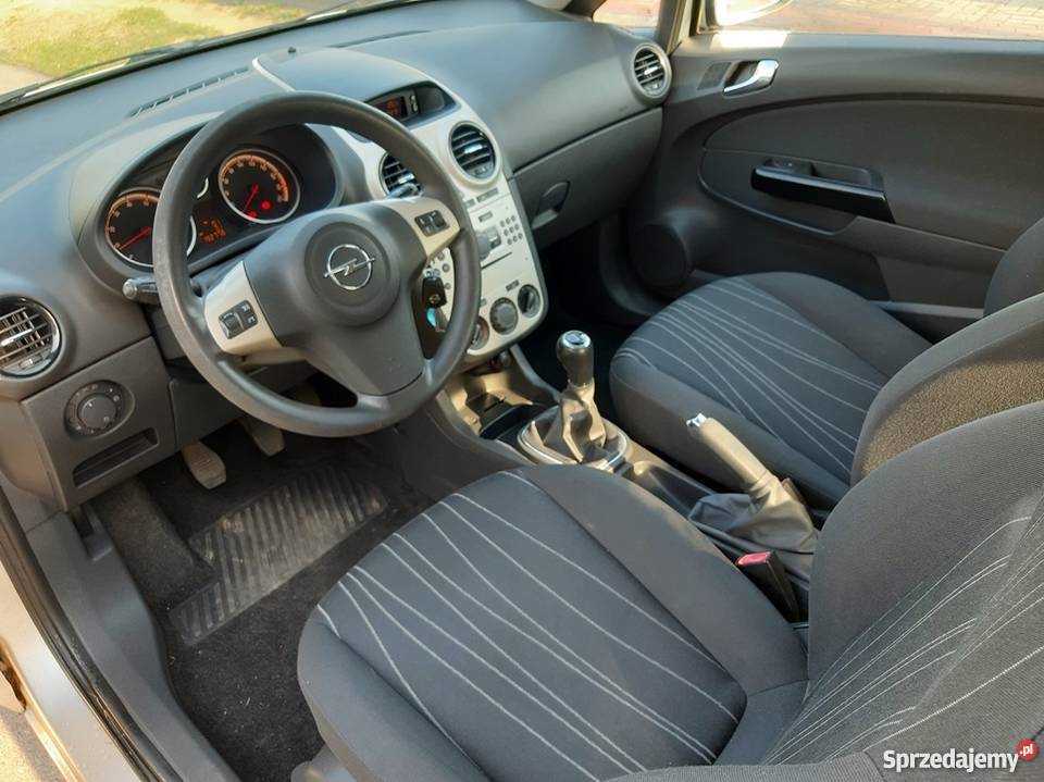 Opel Corsa D 2008R Benzyna 12 75 Z NIEMIEC srebrny Iwonicz