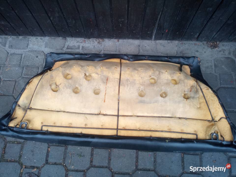 Fiat 126p maluch kanapa tylna siedzenie