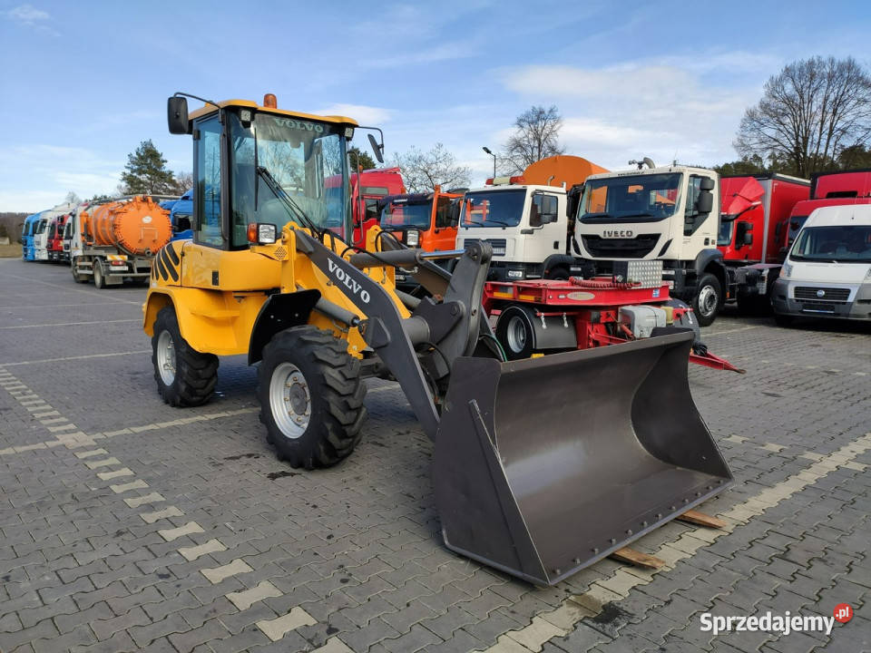 średnia kołowa Volvo L30B Pro Unikat Stan 5380 Koparko ładowarki Widełki