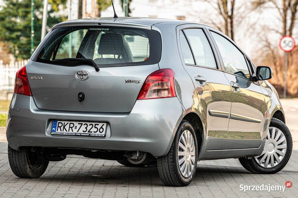 TOYOTA YARIS światła przeciwmgielne Zalesie