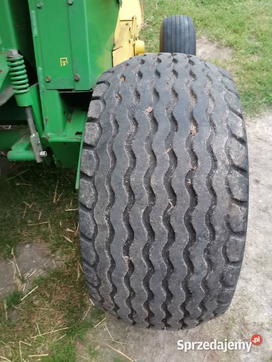 Prasa John Deere 582 Rolujące (belujące) Dmosin