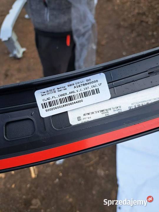 Listwa nakładka na błotnik prawa Mercedes GLE