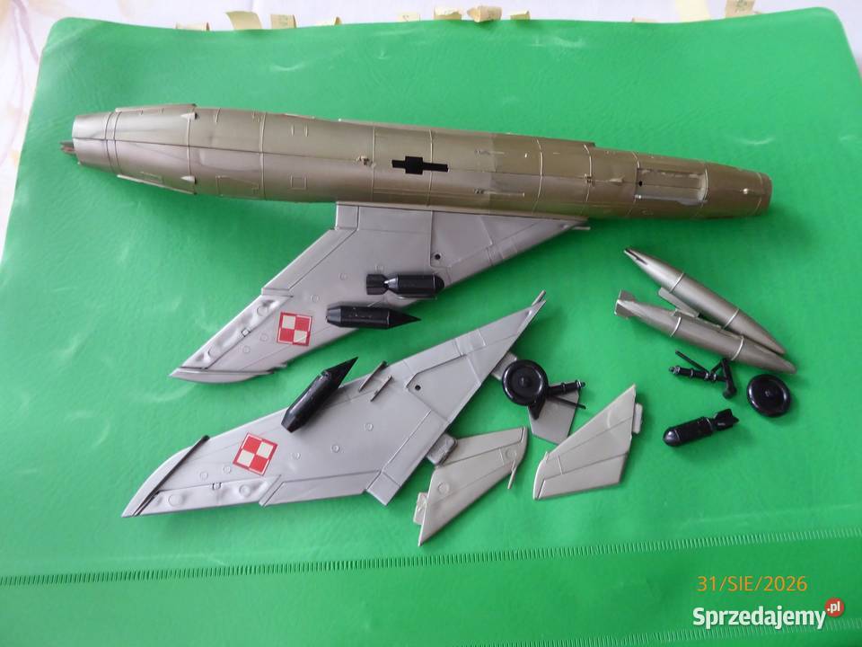 Sprzedam modele samolotów Su7 MiG21
