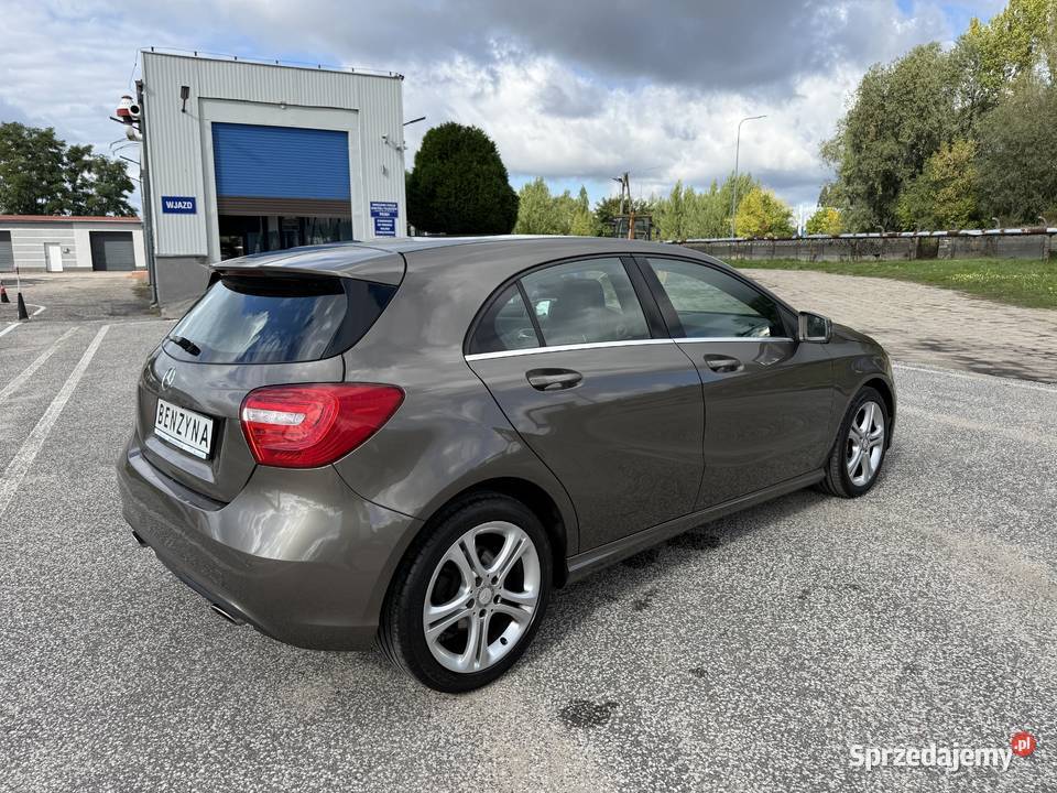 Mercedes A 16 BENZYNA Klimatronik Nawigacja Ledy serwisowany w ASO Konin