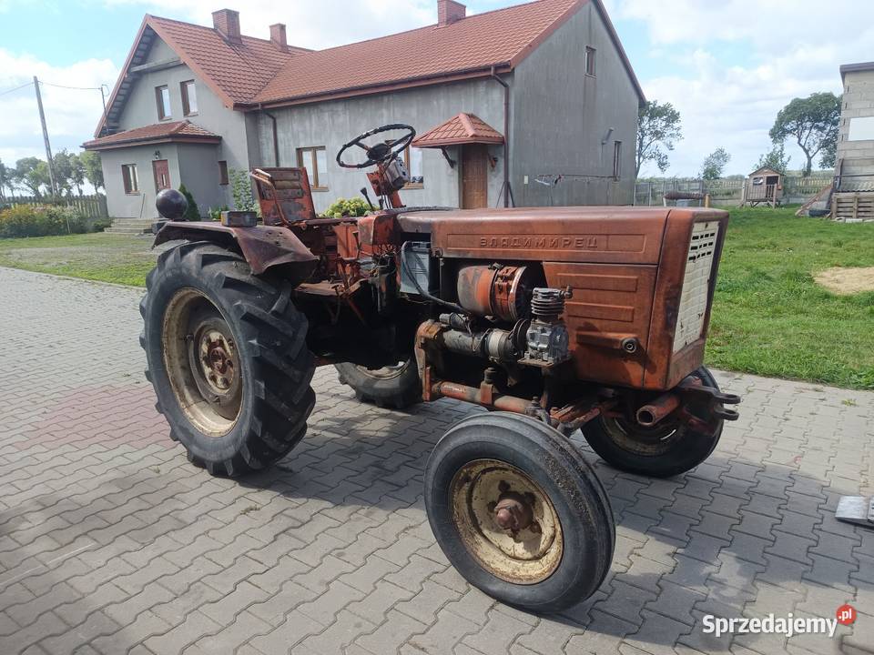 Ciągnik Wladimirec T25 z papierem Kabina