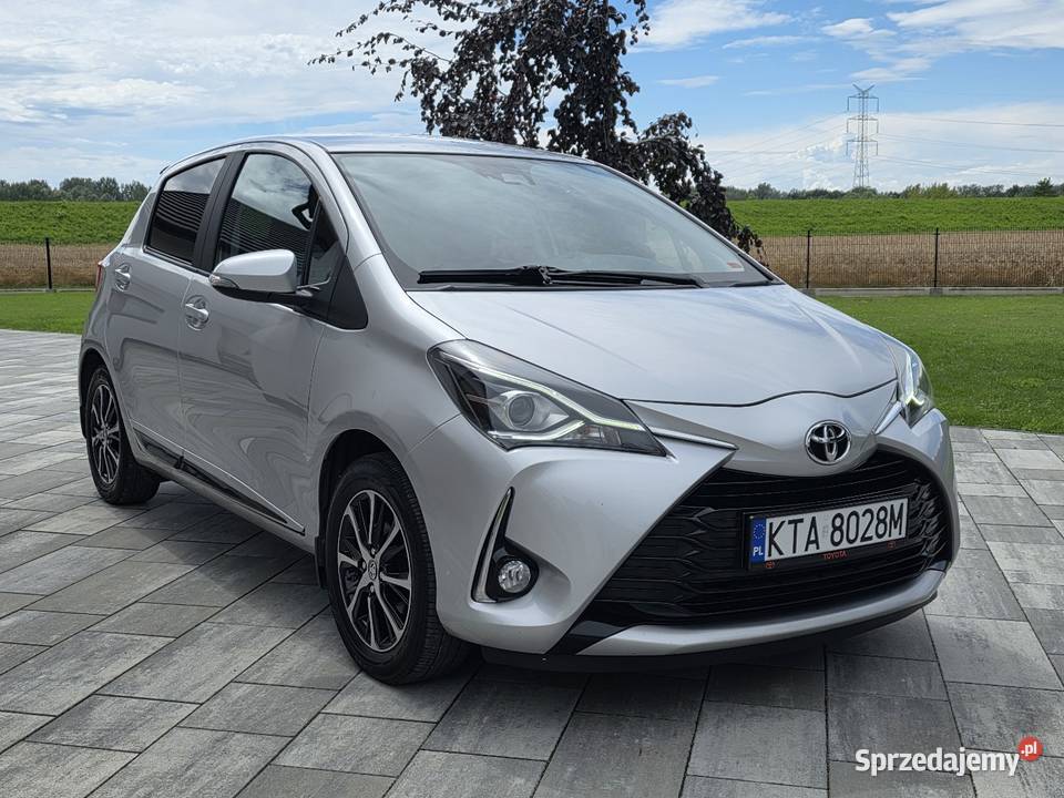 Toyota Yaris 15 111 stan PERFEKT gniazdo AUX Niedomice