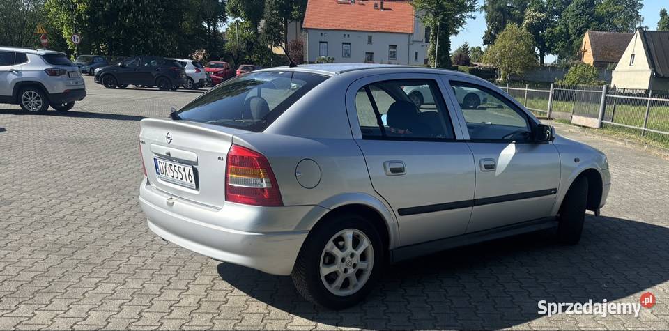 Sprzedam Opla Astra 16 16v benzyna 2003r Zduny
