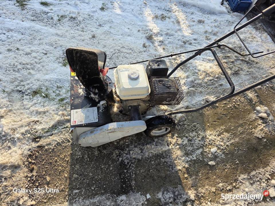 Odśnieżarka spalinowa Wojkowice