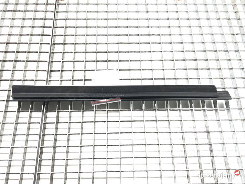 LISTWA ZGARNIAJĄCA TYŁ LEWA CHROM BMW F01