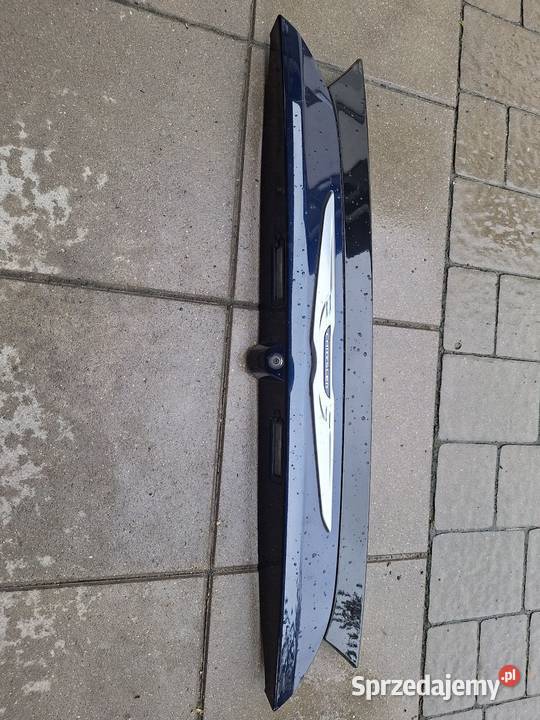 Blenda klapy ze światłem stop Chrysler Pacifica Książenice