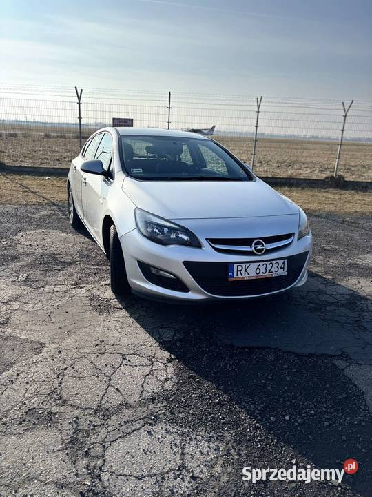 Opel Astra J 1.6 Ecotec 140,000 tyś przebiegu, 2015r.