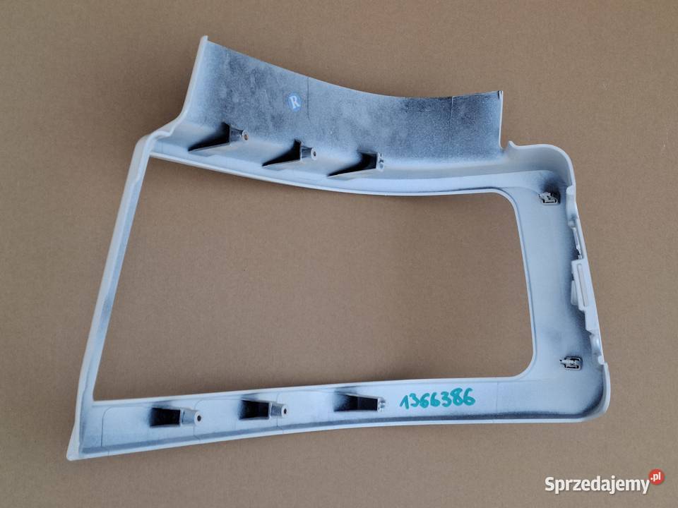 SCANIA R S OBUDOWA RAMKA REFLEKTORA OSŁONA PRAWA ciężarowe
