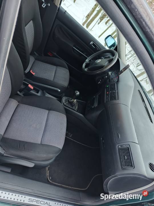 Volkswagen Golf 4 14 bg 269000km Babin