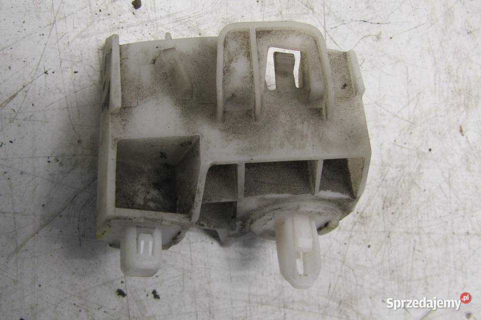 ŚLIZG ZDERZAKA LEWY TYŁ TYLNY TOYOTA YARIS III Części montażowe