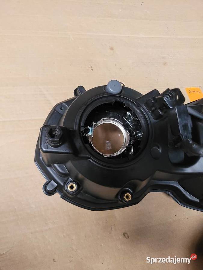 Triumph Tiger 800 lampa reflektor przód klosz Nowy Tomyśl sprzedam