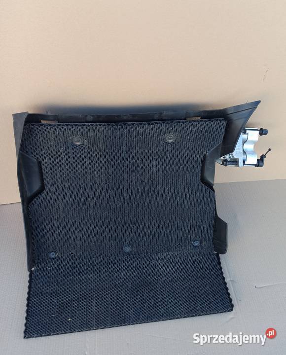 VOLVO FH4 BŁOTNIK TYŁ WSPORNIK MOCOWANIE Bieleń