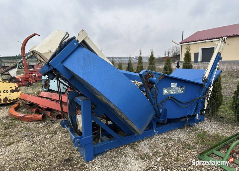 Ścielarka słomy do obory Pojemność 2 baloty Pozostałe