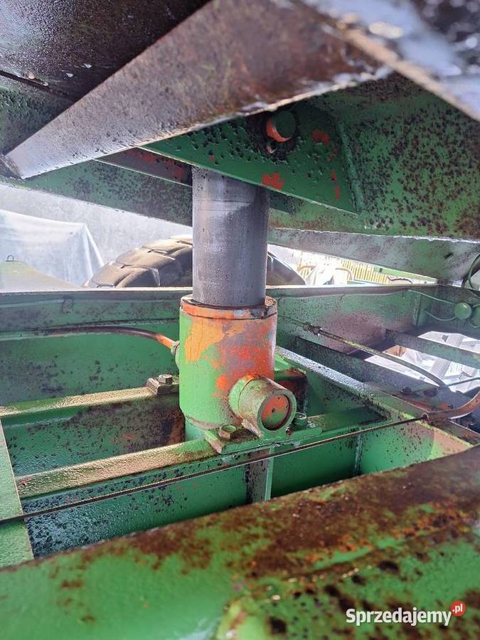 Przyczepa jednoosiowa skorupa wlasna hydraulika Czołowo sprzedam