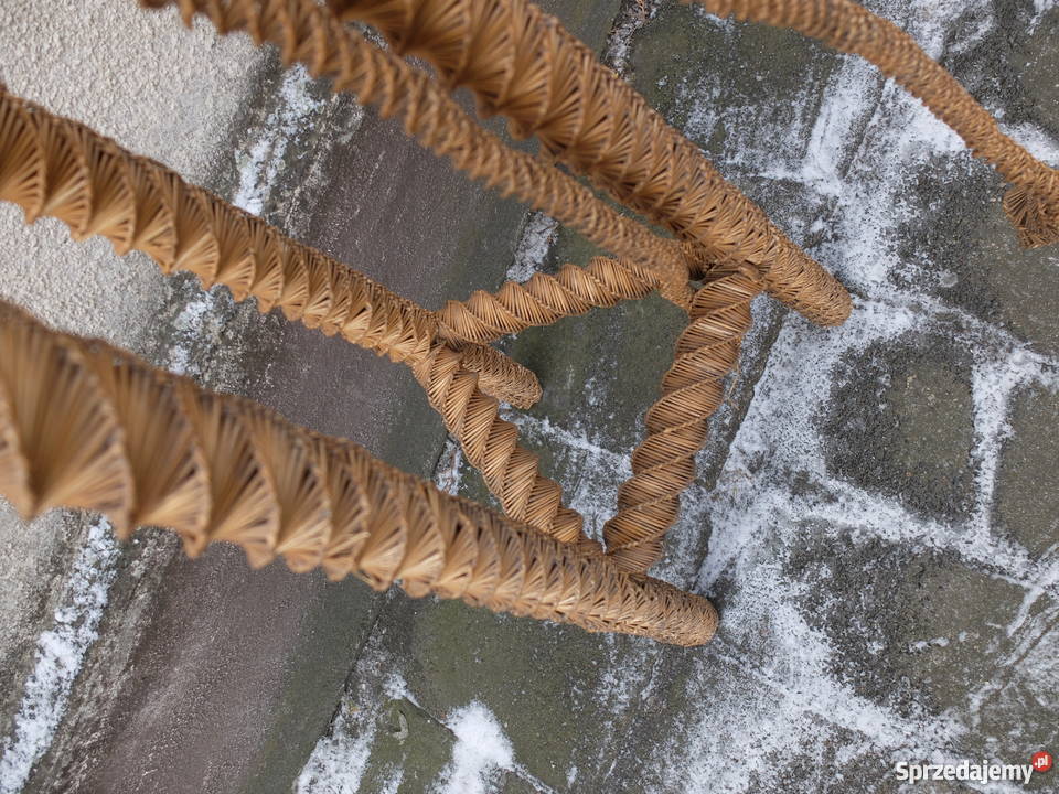 Stara sztuka ludowa kwietnik z dekoracją ze