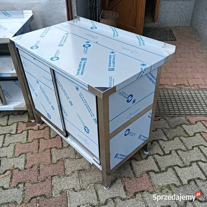 Stół gastronomiczny zabudowany drzi suwane