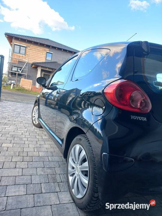 Toyota Aygo 2008 r 10 i Czarny metalik Aygo Zbiersk