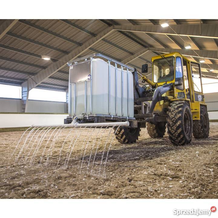 Przyczepa na wodę 800 l z rampą nawadniającą do Szczuczarz