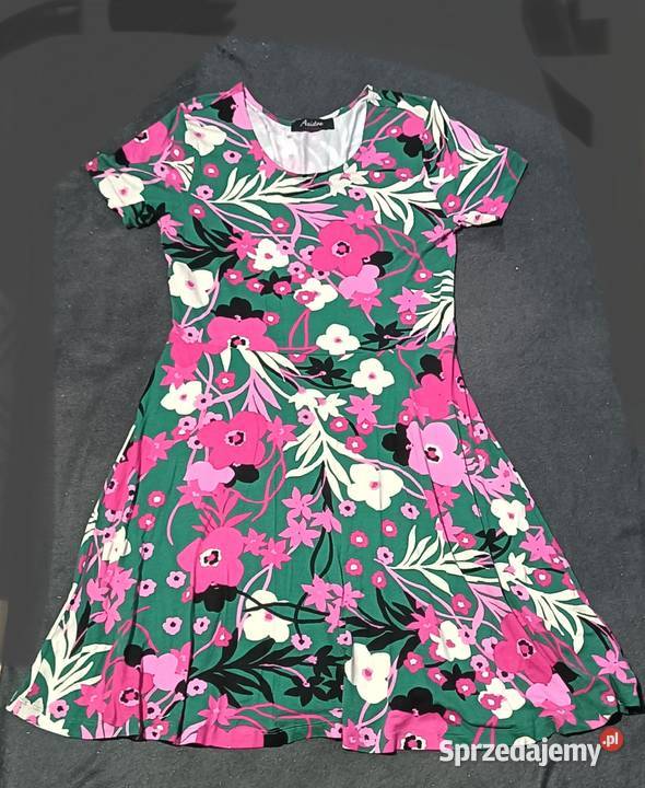 Rozkloszowana w kwiaty różowy Wrocław