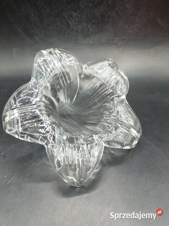 Szkło przycisk do papieru przezroczysta lilia Porcelana i szkło lubelskie Zamość