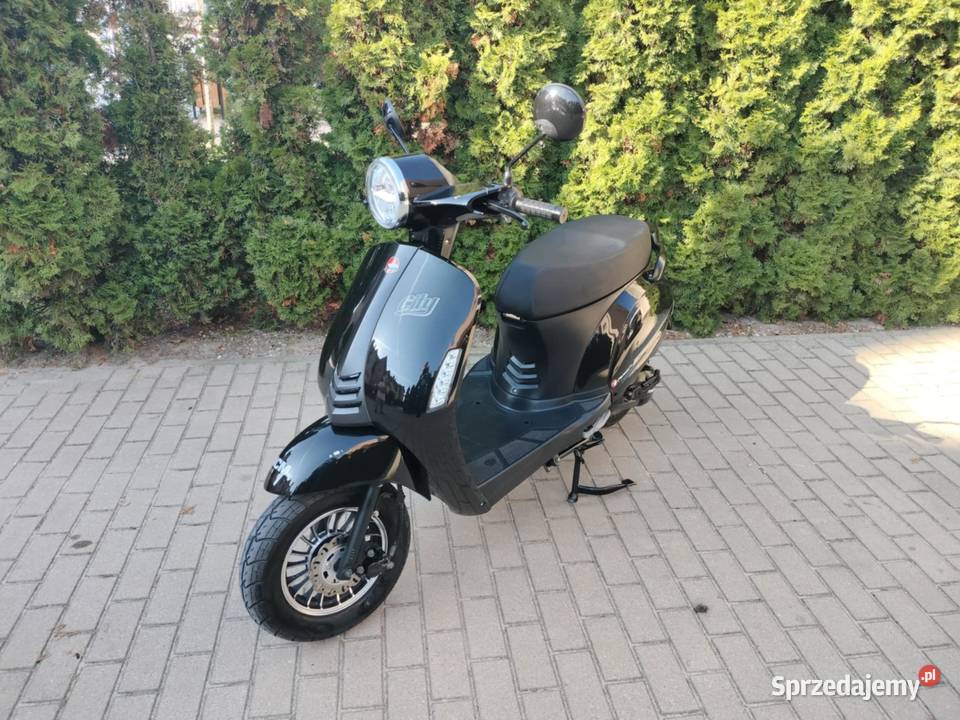Mash city 50Vespa aprilia yamaha Włoski skuter 50cm3