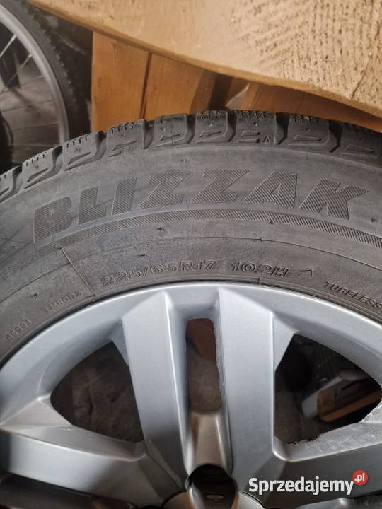 Felgi aluminiowe z oponami zimowymi 22565 r17 17cale Hłomcza