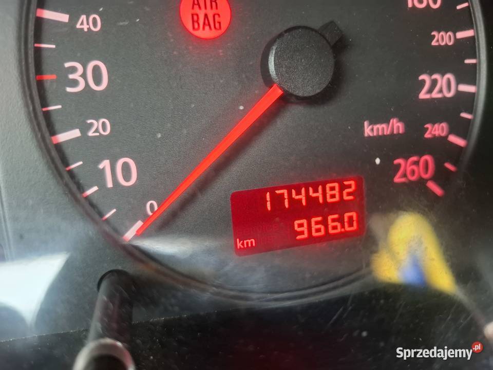 Audi a4b5 1 8 nieuszkodzony Łęczna sprzedam