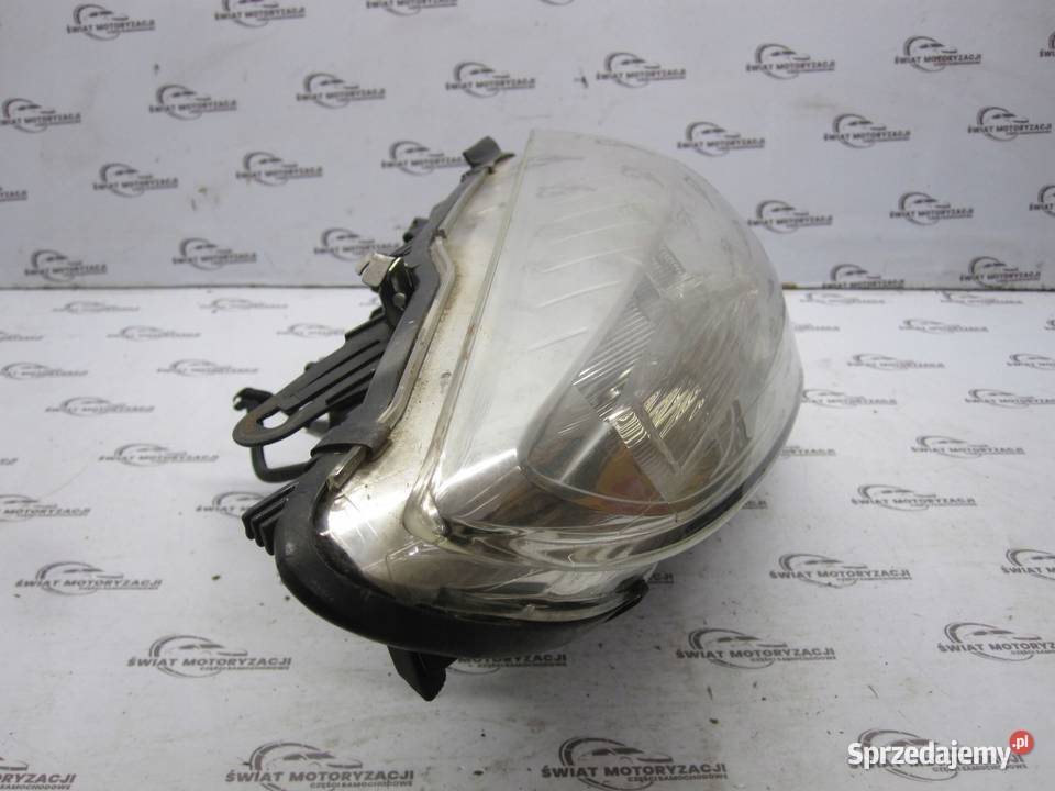 RENAULT MEGANE III 11r lampa prawa przód
