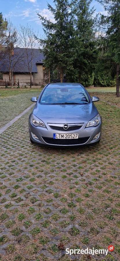 Opel Astra J 17 CDTI 10 lat w jednych rękach czujnik zmierzchu sprzedam