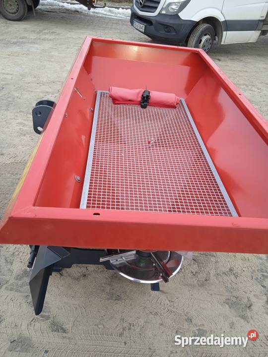 Rozsiewacz do nawozów Master Junior firmy Rozsiewacze nawozów dolnośląskie