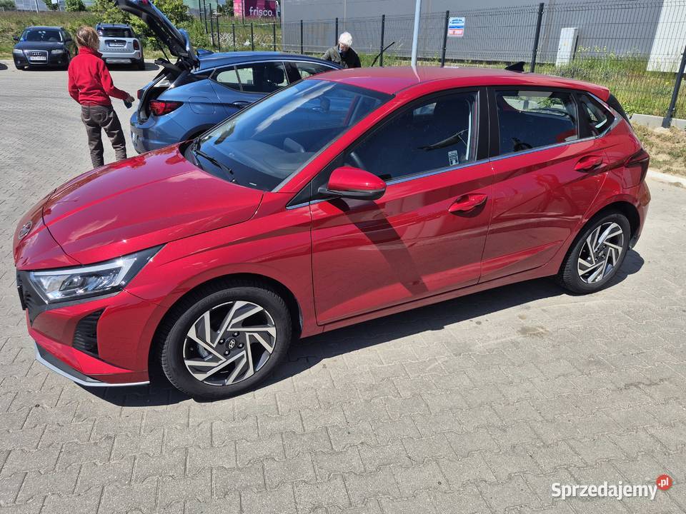 Hyundai i20 LED COMFORT nowy 2025 niski przebieg czujnik deszczu sprzedam