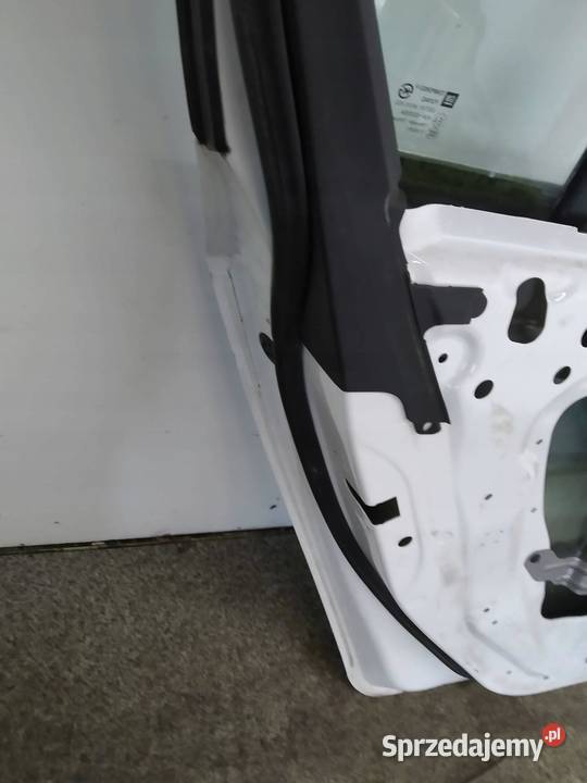 DRZWI LEWE TYŁ BIAŁE SEDAN Chevrolet Cruze I Rok produkcji 2009