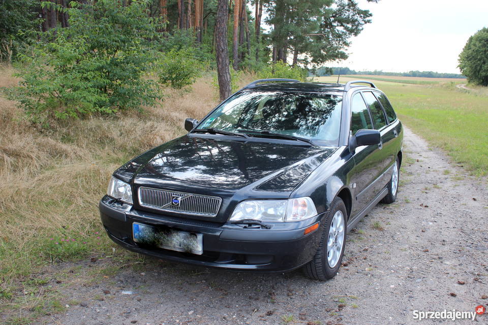 Sprzedam Volvo V40 kombi 18 benzyna z LPG elektryczne lusterka V40 sprzedam
