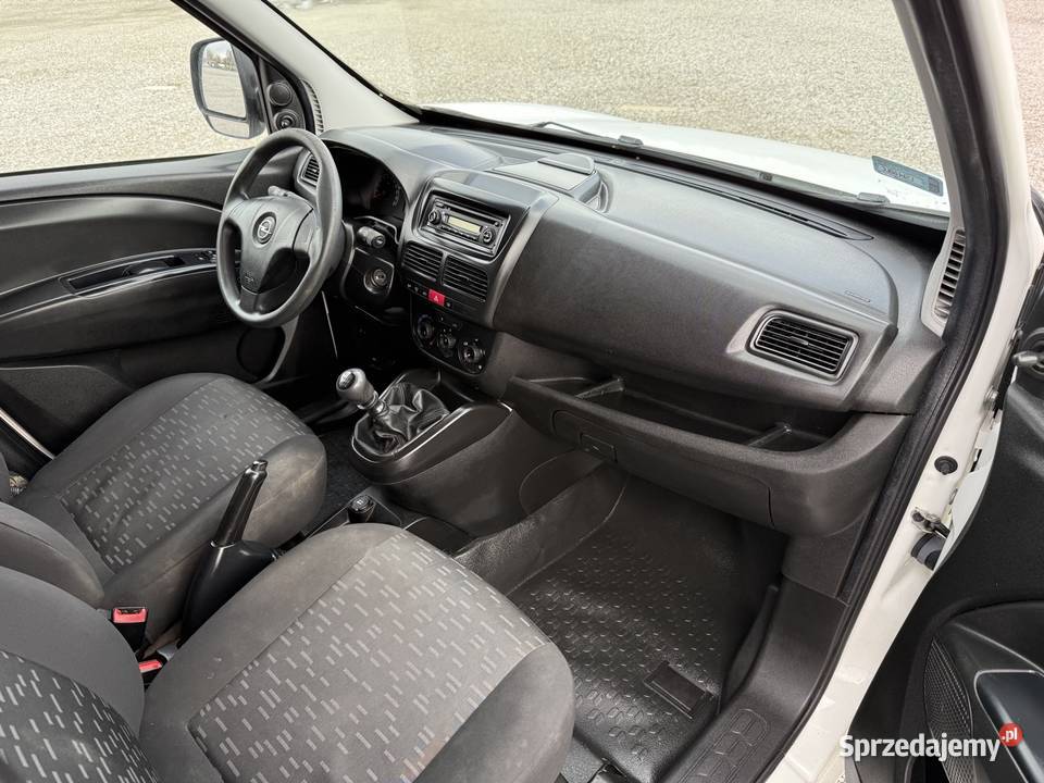 Opel Combo 16 6 biegówMAXIWysokiKLIMASalon Rok produkcji 2018 Łuków