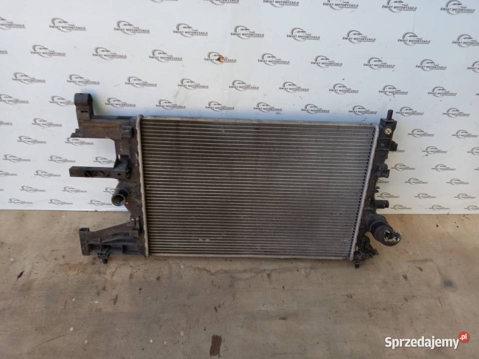 ASTRA J 12r chłodnica wody osobowe świętokrzyskie Kielce