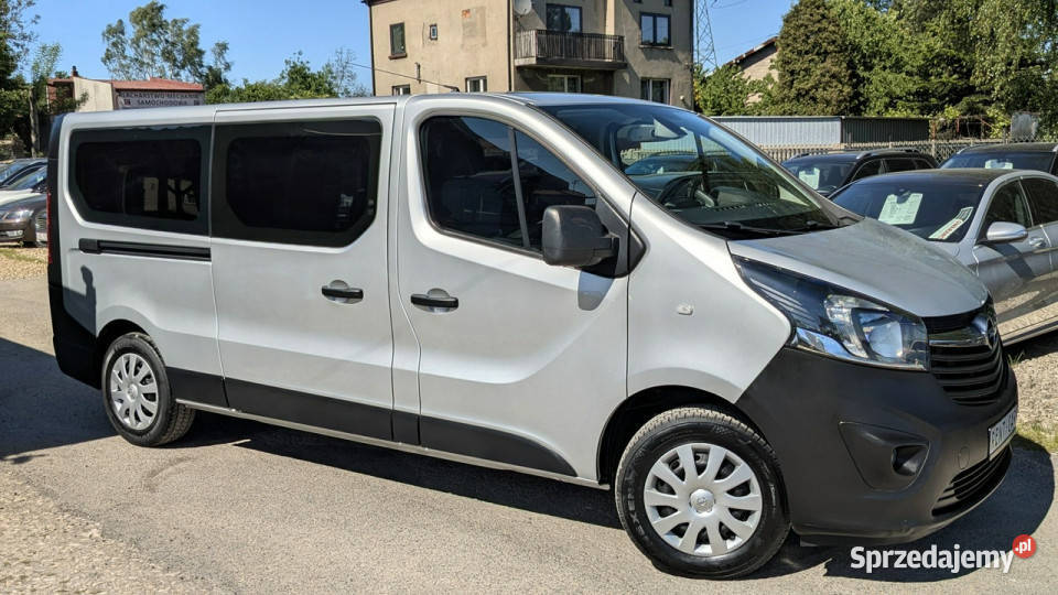 Opel Vivaro BUS 8Osób 16D125OPŁACONYBezwypadkowy sprzedam