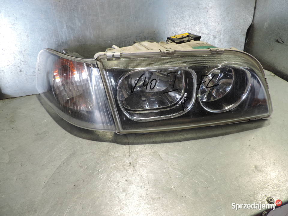LAMPA PRAWA PRZEDNIA VOLVO V40 I FL 30899885 Nowy Sącz