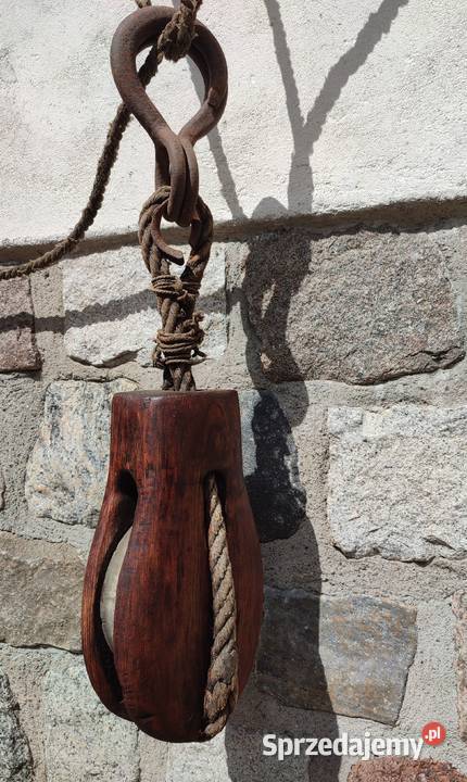 Stary drewniany bloczek z okrętużaglowca Police