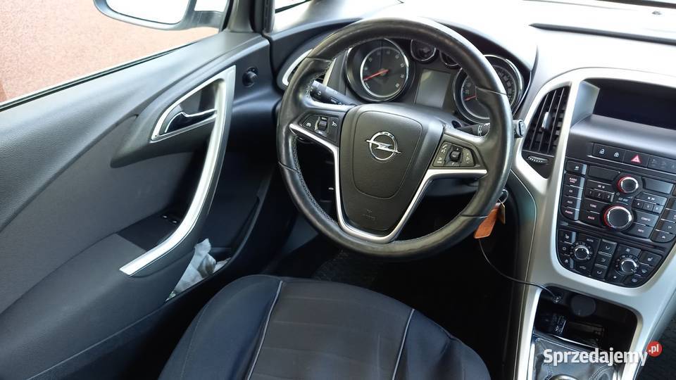 Opel Astra J Sports Tourer 140 LPGGAZ Samochody osobowe lubelskie
