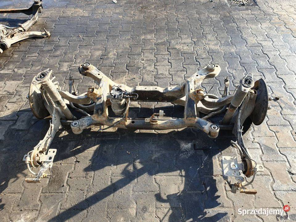 BELKA SANKI TYŁ VOLVO V70