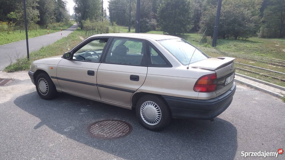 Opel Astra 1998 105 przebiegu stan Astra łódzkie