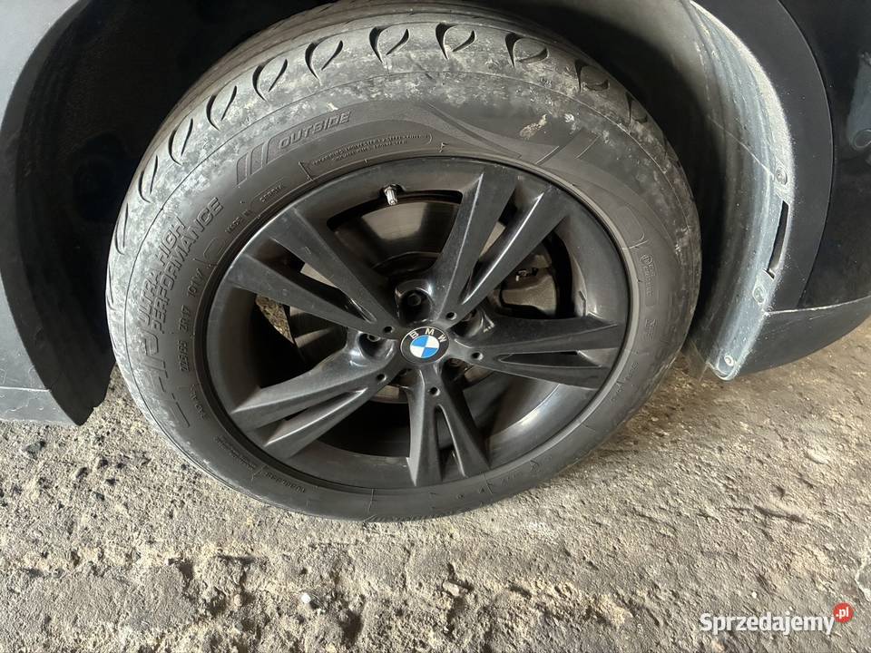 Sprzedam cztery koła czarne w rozmiarze 22555r17 Grudziądz sprzedam