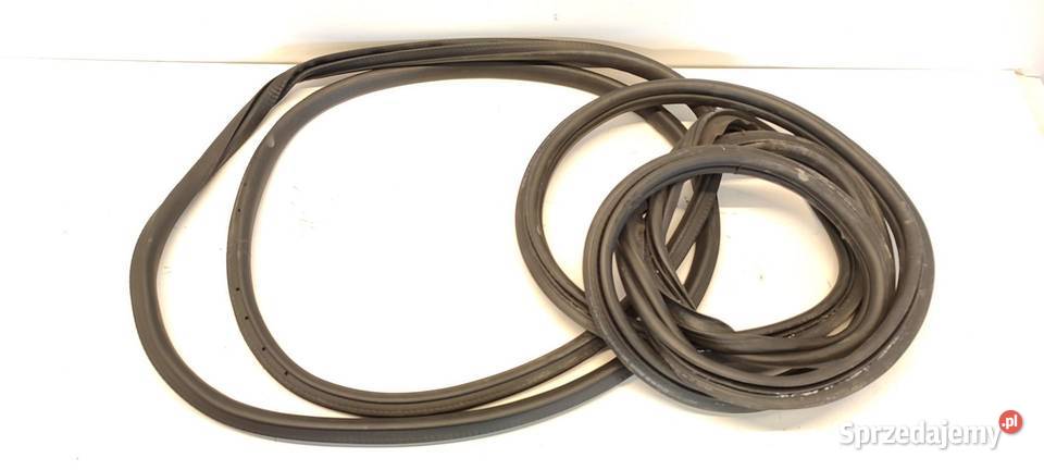 MERCEDES GLE53 W167 USZCZELKA KLAPY BAGAŻNIKA