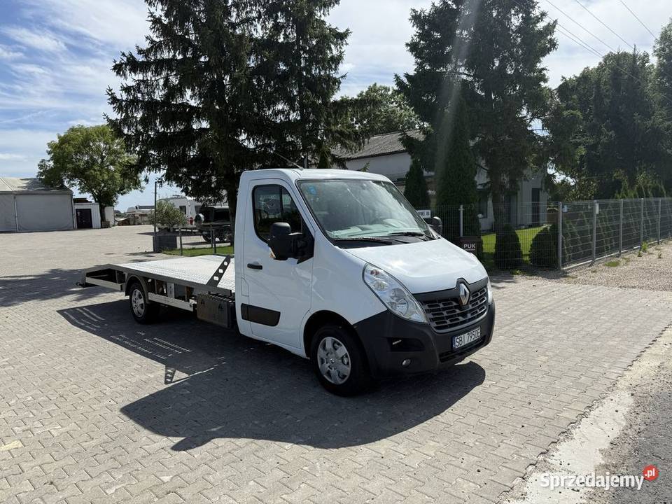 Renault Master auto laweta najazd 2016
