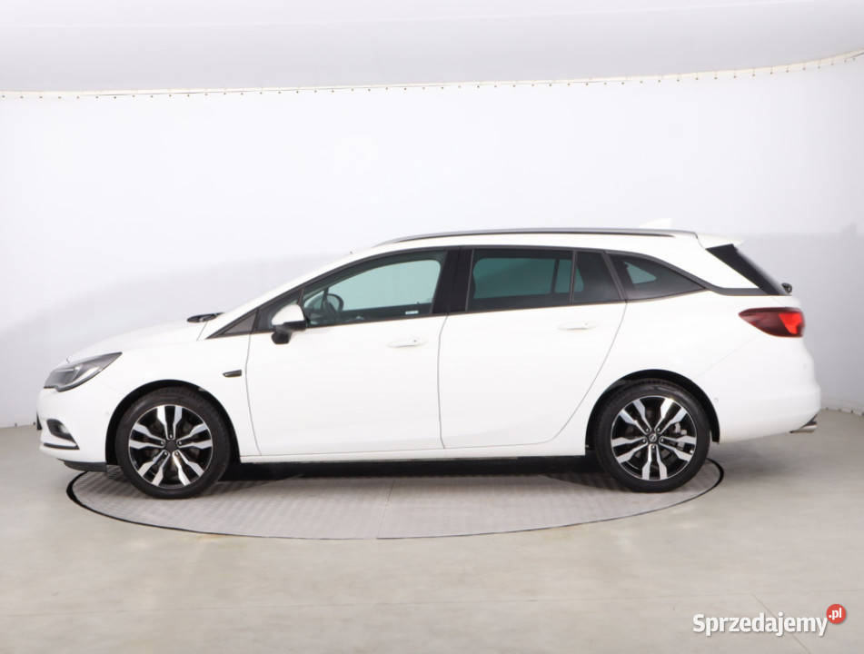 Opel Astra 16 BiCDTI Rok produkcji 2017